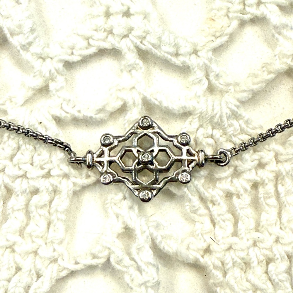 Elegant Kendra Scott Silver Necklace